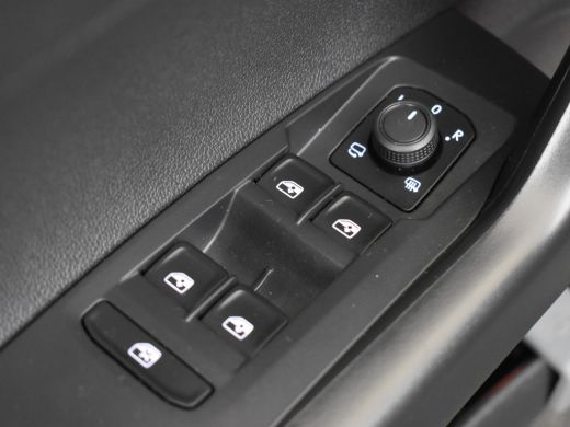 Volkswagen Taigo 1.0 TSI 116pk Life Edition DSG/AUT | Fabrieksgarantie tot 07-2028! | Airco | Achteruitrijcamera |... ActivLease financial lease