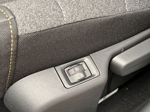 Citroën C3 1.2 PureTech Max | Airco (automatisch) | Cruise control | Lichtmetalen velgen 17" ActivLease financial lease