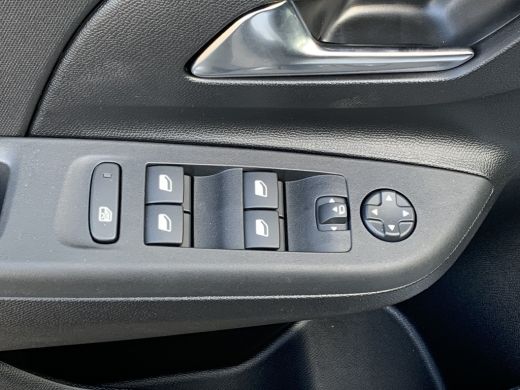 Opel Corsa 1.2 Edition | Achteruitrijcamera | Buitenspiegels elektrisch inklapbaar | Dodehoek detectie ActivLease financial lease