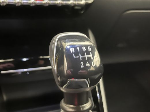 Peugeot 2008 1.2 PureTech 100 Allure | Apple Carplay/Android Auto|telefoonintegratie premium | LED koplampen |... ActivLease financial lease