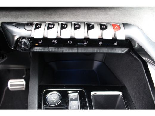 Peugeot 3008 Peugeot 1.6 HYbrid 225 pk GT Panodak | adaptive cruisecontrol | navigat | Achterbank in delen nee... ActivLease financial lease
