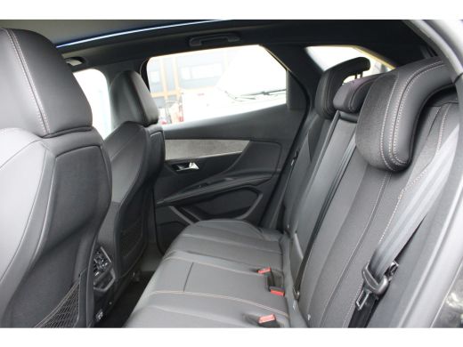 Peugeot 3008 Peugeot 1.6 HYbrid 225 pk GT Panodak | adaptive cruisecontrol | navigat | Achterbank in delen nee... ActivLease financial lease
