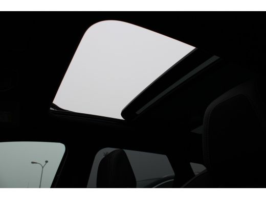 Peugeot 3008 Peugeot 1.6 HYbrid 225 pk GT Panodak | adaptive cruisecontrol | navigat | Achterbank in delen nee... ActivLease financial lease