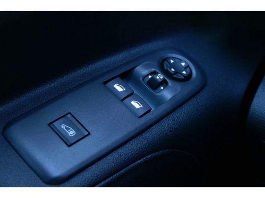 Peugeot Partner 1.5 BlueHDi 100 S&S L1 € 2.330,- Voorraad Voordeel | Pakket Comfort Connect | schuifdeur links | ... ActivLease financial lease