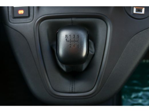 Peugeot Partner 1.5 BlueHDi 100 S&S L1 € 2.330,- Voorraad Voordeel | Pakket Comfort Connect | schuifdeur links | ... ActivLease financial lease