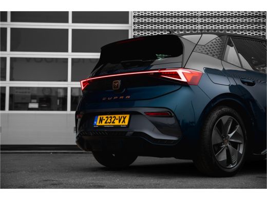 Seat Born Business One 62 kWh | Camera | Carplay | Navigatie | Stuur- en stoelverwarming ActivLease financial lease