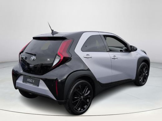 Toyota Aygo X 1.0 VVT-i MT JBL | Nieuwe Auto | Apple Carplay | Android Auto | Subwoofer | Middenarmsteun | ActivLease financial lease