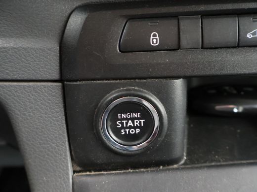 Toyota ProAce Worker 2.0 D-4D PROFESSIONAL LONG + 2 SCHUIFDEUREN | LEDER | NAVIGATIE | TREKHAAK 2500 KG ActivLease financial lease
