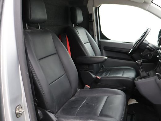 Toyota ProAce Worker 2.0 D-4D PROFESSIONAL LONG + 2 SCHUIFDEUREN | LEDER | NAVIGATIE | TREKHAAK 2500 KG ActivLease financial lease