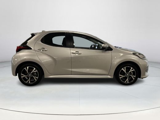 Toyota Yaris 1.5 Hybrid 115 First Edition (Navigatie - Adaptive cruise) ActivLease financial lease