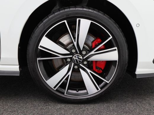 Volkswagen Golf 1.4 eHybrid GTE 245 Pk Automaat | Full LED IQ Light | Panoramadak | 18 Inch | Navigatie | Adaptiv... ActivLease financial lease