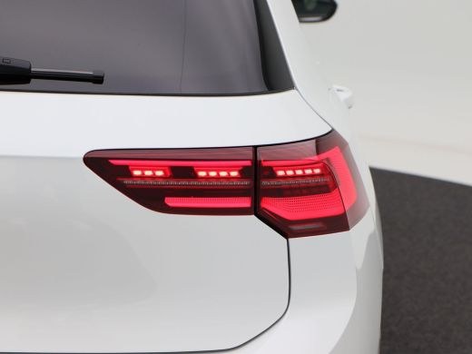 Volkswagen Golf 1.4 eHybrid GTE 245 Pk Automaat | Full LED IQ Light | Panoramadak | 18 Inch | Navigatie | Adaptiv... ActivLease financial lease