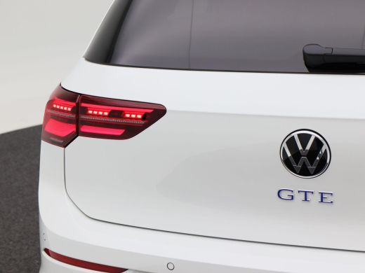 Volkswagen Golf 1.4 eHybrid GTE 245 Pk Automaat | Full LED IQ Light | Panoramadak | 18 Inch | Navigatie | Adaptiv... ActivLease financial lease