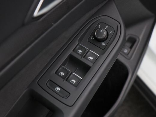 Volkswagen Golf 1.4 eHybrid GTE 245 Pk Automaat | Full LED IQ Light | Panoramadak | 18 Inch | Navigatie | Adaptiv... ActivLease financial lease