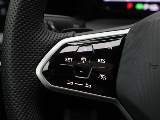 Volkswagen Golf 1.4 eHybrid GTE 245 Pk Automaat | Full LED IQ Light | Panoramadak | 18 Inch | Navigatie | Adaptiv... ActivLease financial lease