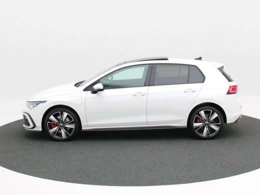 Volkswagen Golf 1.4 eHybrid GTE 245 Pk Automaat | Full LED IQ Light | Panoramadak | 18 Inch | Navigatie | Adaptiv... ActivLease financial lease