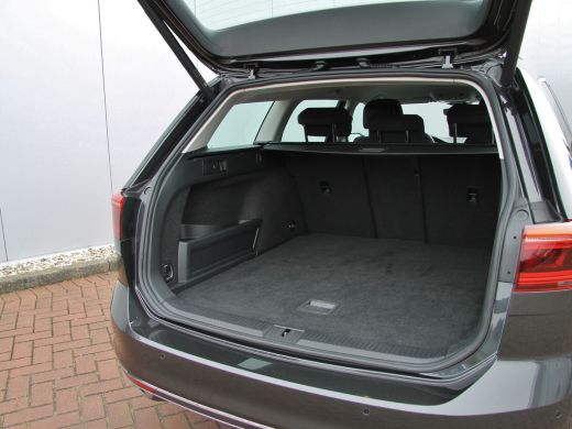 Volkswagen Passat Variant 1.4 TSI PHEV GTE 218pk | Matrix LED | Camera ActivLease financial lease