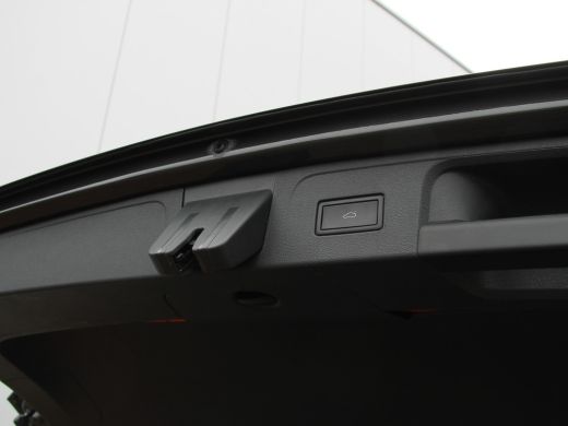Volkswagen Passat Variant 1.4 TSI PHEV GTE 218pk | Matrix LED | Camera ActivLease financial lease