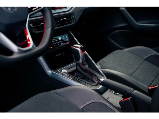 Volkswagen Polo Volkswagen 2.0 GTI DSG-7 207PK | PANORAMADAK | ALARM | CAMERA | ARTVELOURS | BEATS AUDIO ActivLease financial lease