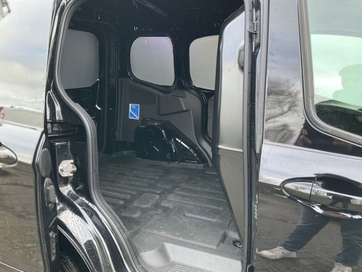 Ford Transit Courier 1.0 Nav Carplay Camera Stoelverw Trekh Limited EcoBoost S&S ActivLease financial lease