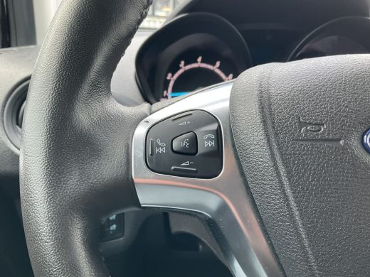 Ford Transit Courier 1.0 Nav Carplay Camera Stoelverw Trekh Limited EcoBoost S&S ActivLease financial lease