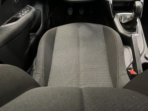 Peugeot 208 1.2 PureTech 75 5MT Style Peugeot 208 PureTech 75 Handmatig Style | Dashboard en deurpanelen in k... ActivLease financial lease