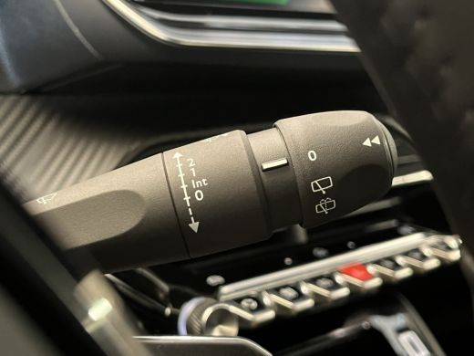 Peugeot 208 1.2 PureTech 75 5MT Style Peugeot 208 PureTech 75 Handmatig Style | Dashboard en deurpanelen in k... ActivLease financial lease