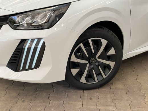 Peugeot 208 1.2 PureTech 75 5MT Style Peugeot 208 PureTech 75 Handmatig Style | Dashboard en deurpanelen in k... ActivLease financial lease