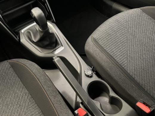 Peugeot 208 1.2 PureTech 75 5MT Style Peugeot 208 PureTech 75 Handmatig Style | Dashboard en deurpanelen in k... ActivLease financial lease