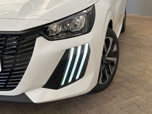 Peugeot 208 1.2 PureTech 75 5MT Style Peugeot 208 PureTech 75 Handmatig Style | Dashboard en deurpanelen in k... ActivLease financial lease