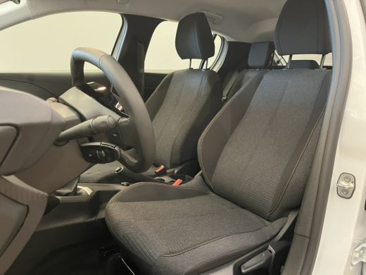 Peugeot 208 1.2 PureTech 75 5MT Style Peugeot 208 PureTech 75 Handmatig Style | Dashboard en deurpanelen in k... ActivLease financial lease