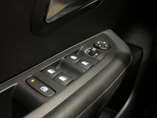 Peugeot 208 1.2 PureTech Allure Pack Peugeot 208 1.2 PureTech Handmatig 208 | Airco | Apple Carplay/Android A... ActivLease financial lease
