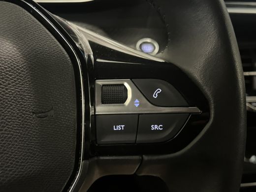 Peugeot 208 1.2 PureTech Allure Pack Peugeot 208 1.2 PureTech Handmatig 208 | Airco | Apple Carplay/Android A... ActivLease financial lease