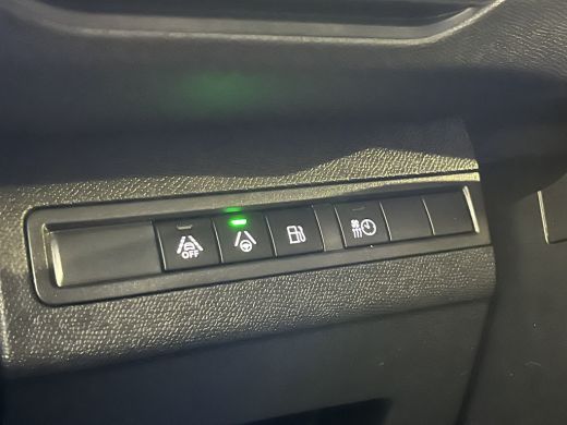 Peugeot 3008 Peugeot 1.6 HYbrid 225 GT Pack Business FOCAL | Camera360 | Elec.Stoel | Massage | Adaptieve crui... ActivLease financial lease