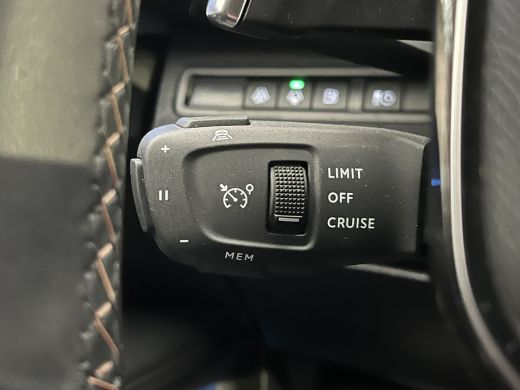 Peugeot 3008 Peugeot 1.6 HYbrid 225 GT Pack Business FOCAL | Camera360 | Elec.Stoel | Massage | Adaptieve crui... ActivLease financial lease