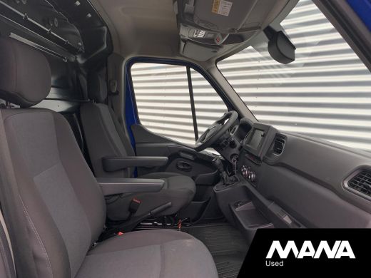 Renault Master T35 2.3 dCi 135 L3H2 Comfort Cruise Airco Camera Blindehoek Detectie Bijrijdersbank NAVI Bluetoot... ActivLease financial lease