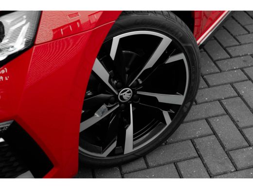 Skoda Scala ŠKODA Monte Carlo | Achteruitrijcamera | Adaptive Cruise Control | Chromen raamlijsten ActivLease financial lease