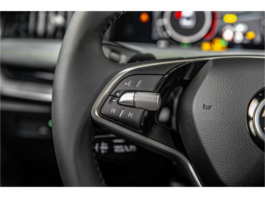 Skoda Superb ŠKODA First Edition | Achteruitrijcamera | Climatronic, elektronische airconditioning met 3 klima... ActivLease financial lease