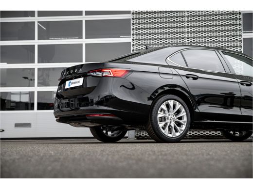 Skoda Superb ŠKODA First Edition | Achteruitrijcamera | Climatronic, elektronische airconditioning met 3 klima... ActivLease financial lease