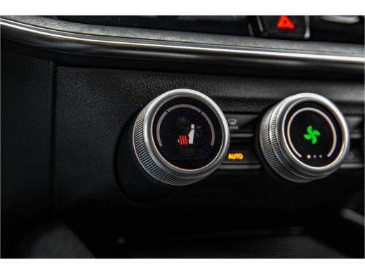 Skoda Superb ŠKODA First Edition | Achteruitrijcamera | Climatronic, elektronische airconditioning met 3 klima... ActivLease financial lease