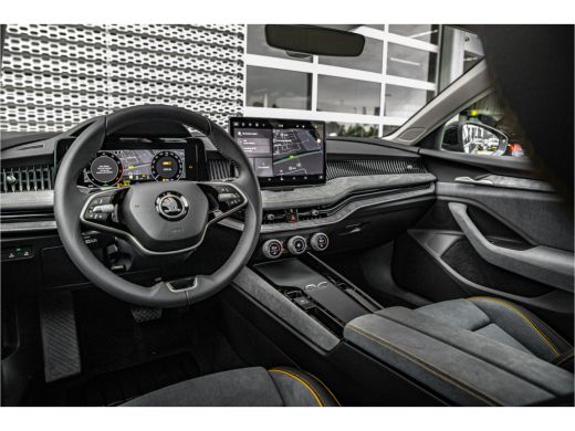 Skoda Superb ŠKODA First Edition | Achteruitrijcamera | Climatronic, elektronische airconditioning met 3 klima... ActivLease financial lease