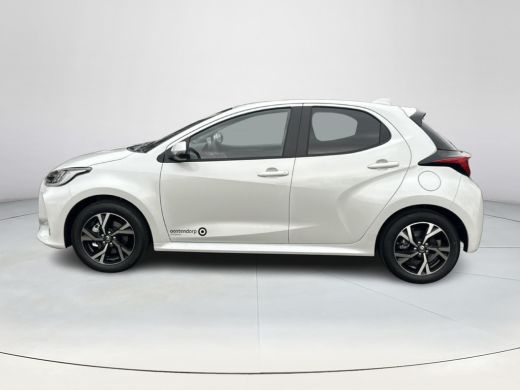 Toyota Yaris 1.5 Hybrid 115 First Edition | Platinum Pearl White | Demonstratie auto ActivLease financial lease