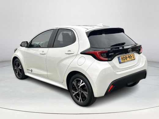 Toyota Yaris 1.5 Hybrid 115 First Edition | Platinum Pearl White | Demonstratie auto ActivLease financial lease