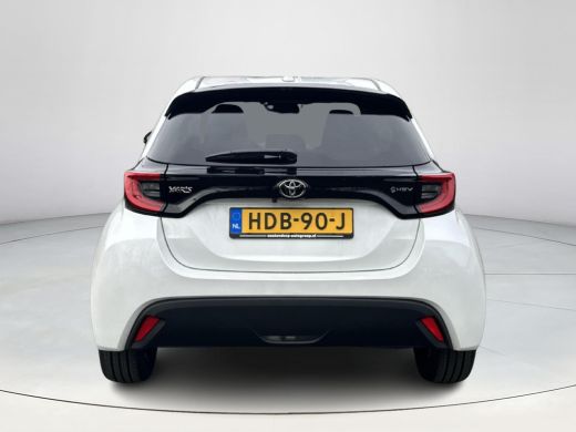 Toyota Yaris 1.5 Hybrid 115 First Edition | Platinum Pearl White | Demonstratie auto ActivLease financial lease