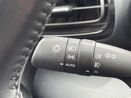 Toyota Yaris 1.5 Hybrid Dynamic **APPLE CARPLAY/ PARKEERCAMERA/ 36 MAANDEN GARANTIE** ActivLease financial lease