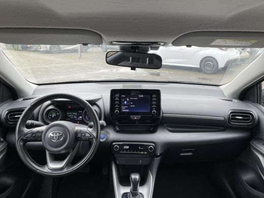 Toyota Yaris 1.5 Hybrid Dynamic **APPLE CARPLAY/ PARKEERCAMERA/ 36 MAANDEN GARANTIE** ActivLease financial lease