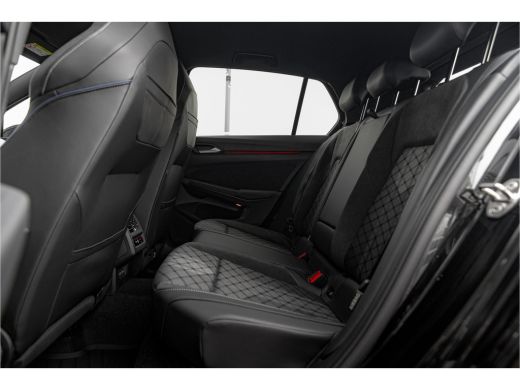 Volkswagen Golf 1.5 eTSI R-Line Edition | 360 camera | Dodehoeksensor | Navi | Stoel + Stuurverw. | ActivLease financial lease