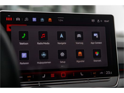 Volkswagen Golf 1.5 eTSI R-Line Edition | 360 camera | Dodehoeksensor | Navi | Stoel + Stuurverw. | ActivLease financial lease