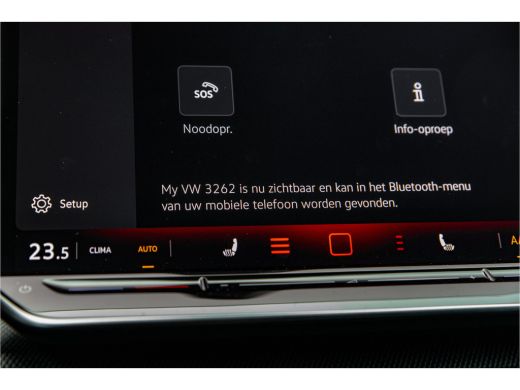 Volkswagen Golf 1.5 eTSI R-Line Edition | 360 camera | Dodehoeksensor | Navi | Stoel + Stuurverw. | ActivLease financial lease