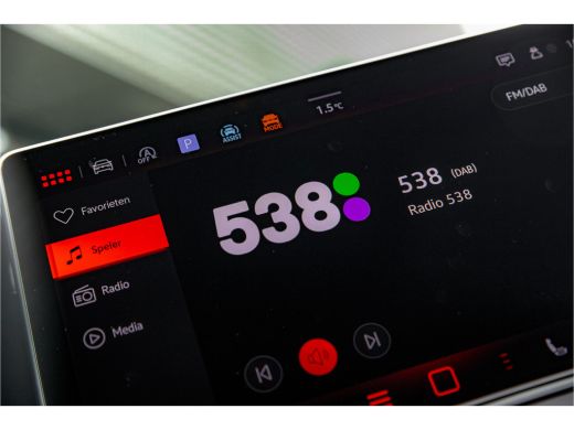 Volkswagen Golf 1.5 eTSI R-Line Edition | 360 camera | Dodehoeksensor | Navi | Stoel + Stuurverw. | ActivLease financial lease